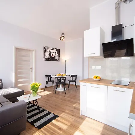 Little - Malibu Apartman