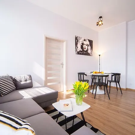 Little - Malibu Apartman
