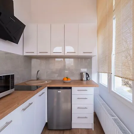 Little - Malibu Apartman